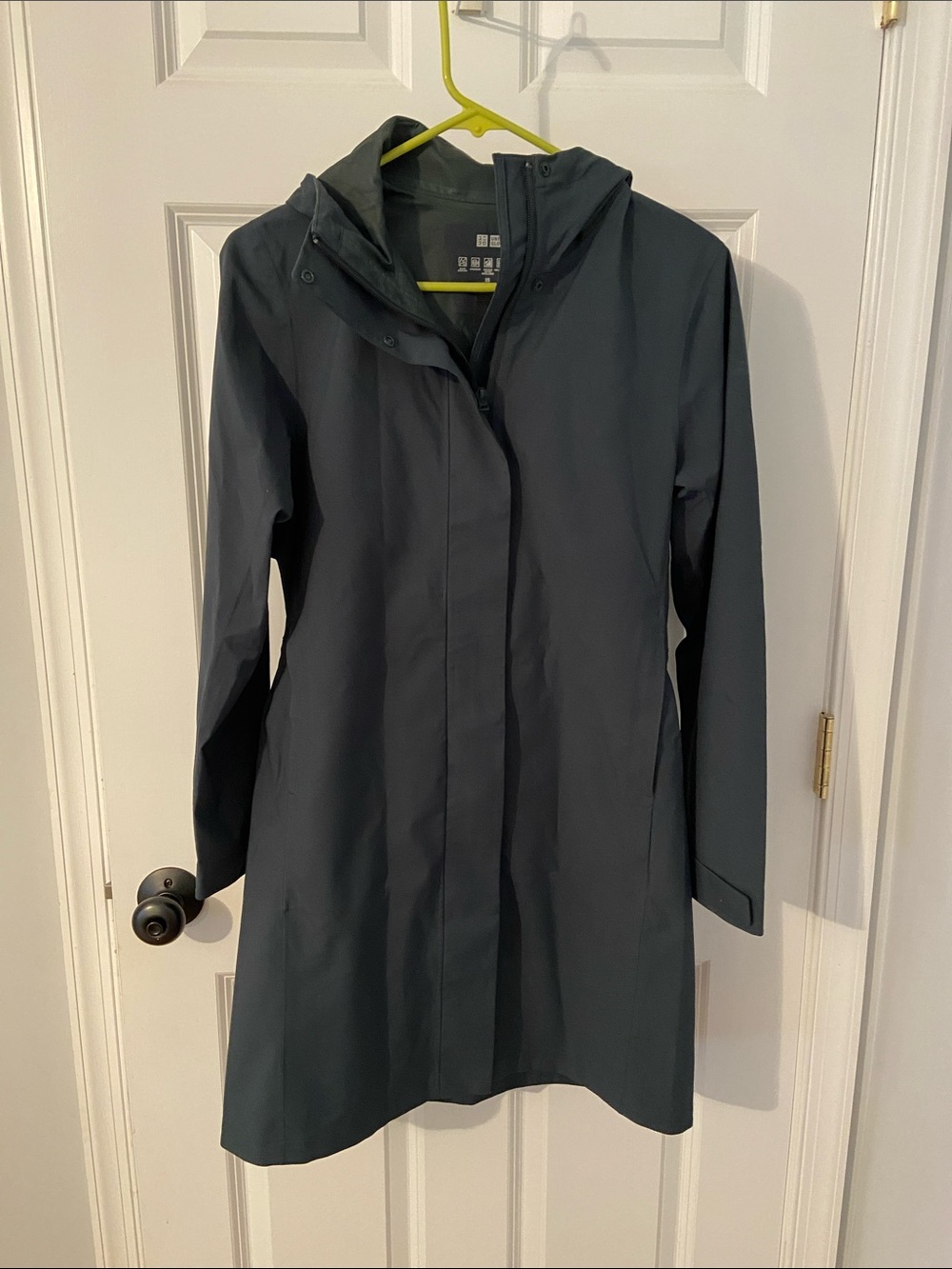 Uniqlo Women's Hooded Trench Coat in Dark Gray